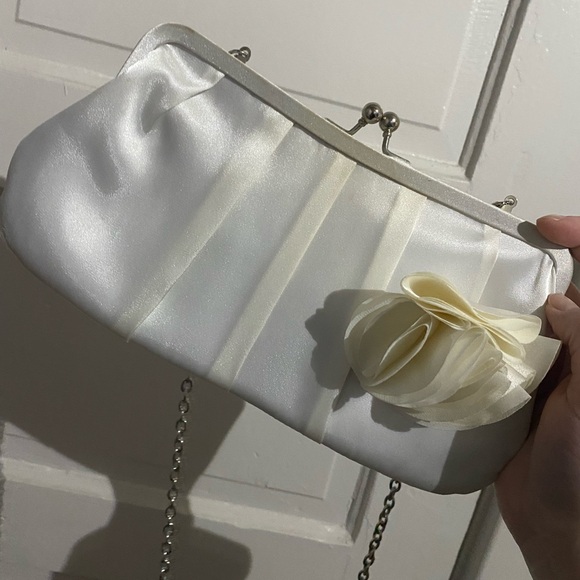 Elegant White Evening Clutch - Picture 2 of 4